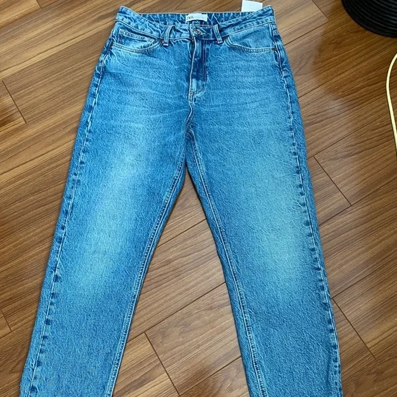 Jeans - Picture 1 of 4
